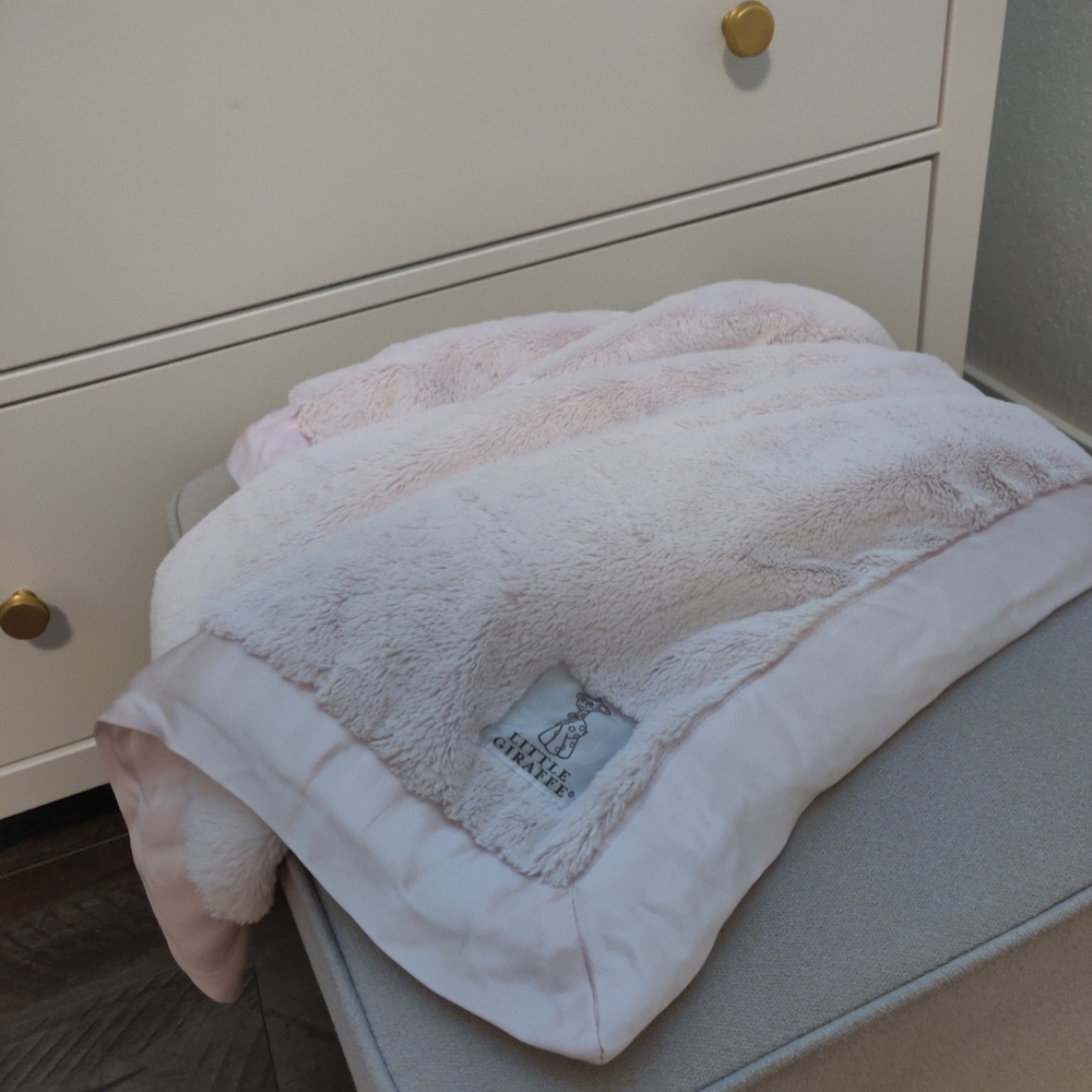 Little giraffe baby blanket